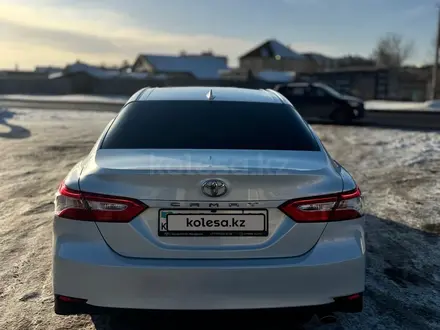 Toyota Camry 2018 года за 11 800 000 тг. в Караганда – фото 8