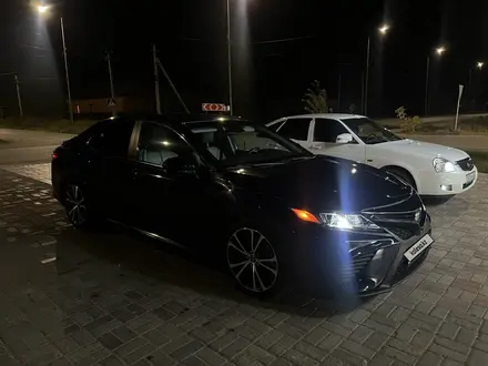 Toyota Camry 2019 года за 11 300 000 тг. в Атырау – фото 17