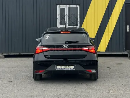Hyundai i20 2023 года за 7 300 000 тг. в Караганда – фото 5
