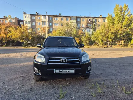 Toyota RAV4 2010 года за 7 950 000 тг. в Караганда