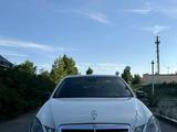 Mercedes-Benz E 200 2011 годаүшін8 500 000 тг. в Уральск – фото 2