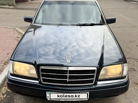 Mercedes-Benz C 180 1995 года за 2 200 000 тг. в Астана