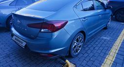 Hyundai Elantra 2019 годаүшін7 490 000 тг. в Астана – фото 4
