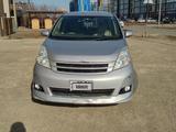 Toyota Isis 2010 года за 3 688 000 тг. в Уральск – фото 3