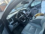 Toyota Highlander 2019 года за 15 500 000 тг. в Уральск – фото 3
