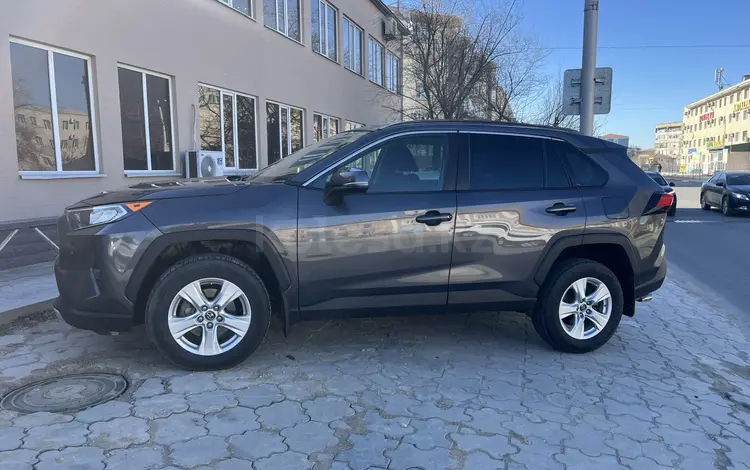 Toyota RAV4 2019 года за 10 500 000 тг. в Актау