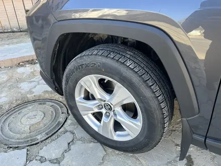 Toyota RAV4 2019 года за 10 500 000 тг. в Актау – фото 7
