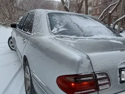 Mercedes-Benz E 240 2000 года за 4 200 000 тг. в Караганда – фото 3