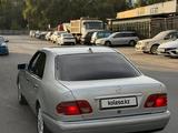 Mercedes-Benz E 320 1996 года за 1 950 000 тг. в Алматы
