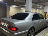 Mercedes-Benz E 320 2001 годаfor3 900 000 тг. в Семей – фото 5