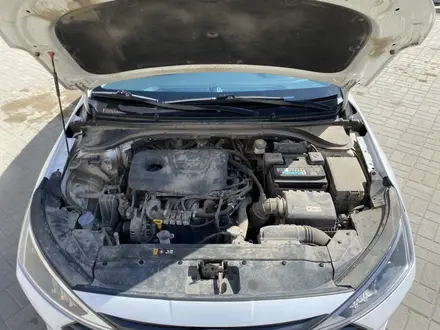 Hyundai Elantra 2019 года за 7 590 000 тг. в Актобе – фото 15