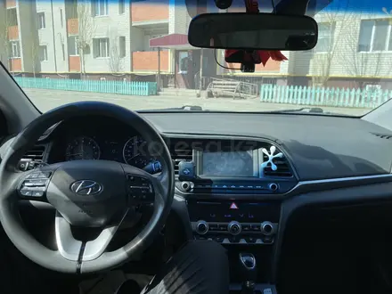 Hyundai Elantra 2019 года за 7 590 000 тг. в Актобе – фото 7