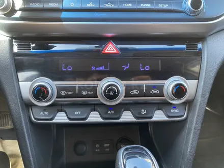 Hyundai Elantra 2019 года за 7 590 000 тг. в Актобе – фото 8