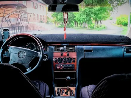 Mercedes-Benz E 240 1999 года за 1 500 000 тг. в Актобе – фото 5