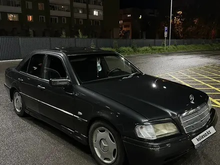 Mercedes-Benz C 180 1994 года за 2 150 000 тг. в Караганда – фото 2