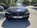 BMW 530 2021 года за 27 000 000 тг. в Алматы – фото 3