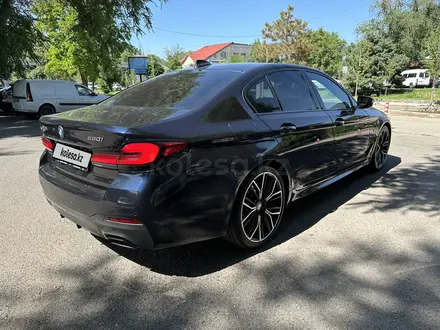 BMW 530 2021 года за 27 000 000 тг. в Алматы – фото 2