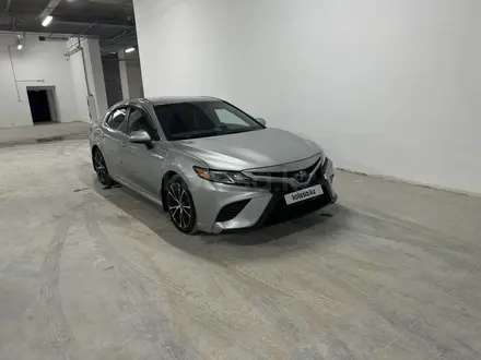 Toyota Camry 2018 года за 12 400 000 тг. в Алматы