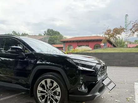 Toyota RAV4 2025 года за 19 900 000 тг. в Алматы – фото 9
