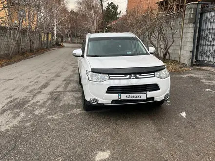 Mitsubishi Outlander 2013 года за 7 800 000 тг. в Алматы – фото 2