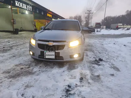 Chevrolet Cruze 2011 года за 2 800 000 тг. в Алматы – фото 3