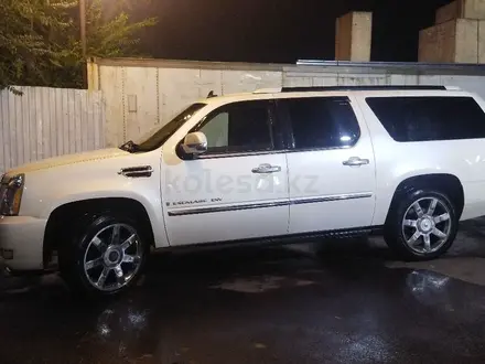 Cadillac Escalade 2008 года за 14 400 000 тг. в Алматы – фото 17