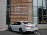 Toyota Camry 2021 года за 11 500 000 тг. в Павлодар – фото 2