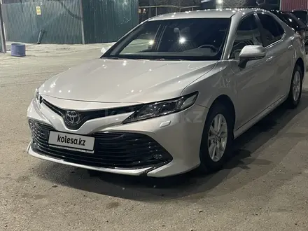 Toyota Camry 2020 года за 14 000 000 тг. в Тараз – фото 2