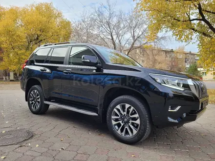 Toyota Land Cruiser Prado 2022 года за 49 000 000 тг. в Петропавловск – фото 10