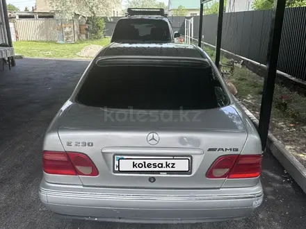 Mercedes-Benz E 230 1997 года за 2 000 000 тг. в Алматы – фото 8