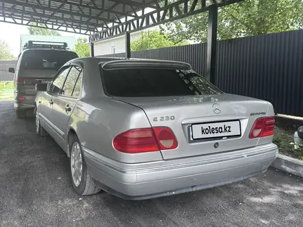 Mercedes-Benz E 230 1997 года за 2 000 000 тг. в Алматы – фото 10