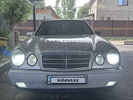 Mercedes-Benz E 230 1997 года за 2 000 000 тг. в Алматы