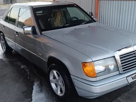 Mercedes-Benz E 200 1990 года за 1 250 000 тг. в Туркестан