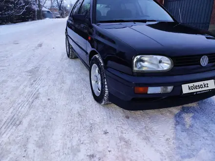 Volkswagen Golf 1996 года за 2 200 000 тг. в Алматы – фото 2