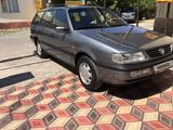 Volkswagen Passat 1993 годаfor2 600 000 тг. в Шымкент