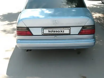 Mercedes-Benz E 260 1993 года за 1 350 000 тг. в Алматы – фото 2