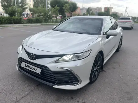 Toyota Camry 2021 года за 16 000 000 тг. в Астана