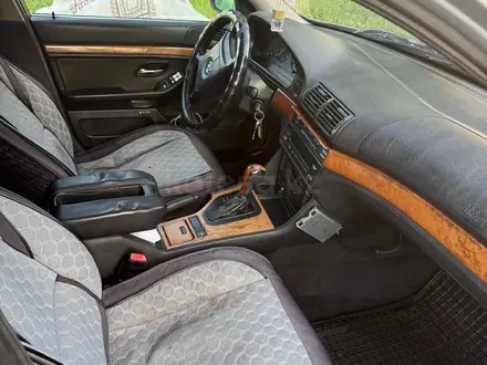 BMW 528 1997 года за 1 900 000 тг. в Алматы – фото 2