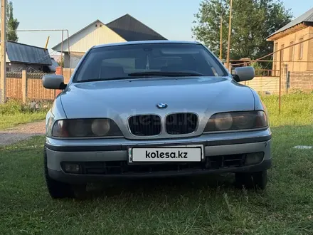 BMW 528 1997 года за 1 900 000 тг. в Алматы