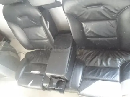 Заднее сиденье, диван с подлокотником на Audi a8 d3 сидение диван за 45 000 тг. в Алматы – фото 3