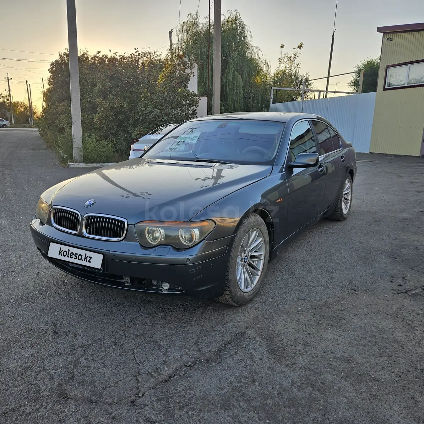 BMW 7 Series, 2001
