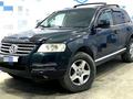 Volkswagen Touareg 2004 года за 5 300 000 тг. в Тараз – фото 2