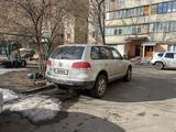 Volkswagen Touareg 2003 года за 5 000 000 тг. в Алматы – фото 2