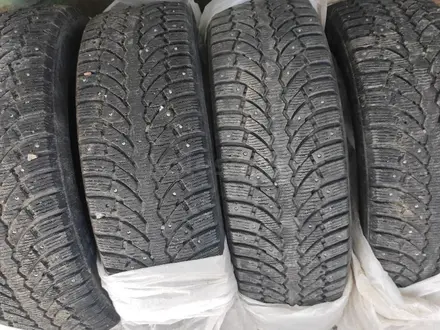 Шины 225/65 R17 за 100 000 тг. в Актобе