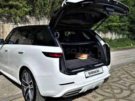 Land Rover Range Rover Sport 2024 года за 64 000 000 тг. в Алматы – фото 4