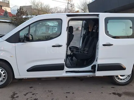 Toyota ProAce Verso 2025 года за 25 200 000 тг. в Алматы – фото 23
