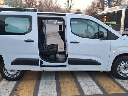 Toyota ProAce Verso 2025 года за 25 200 000 тг. в Алматы – фото 26