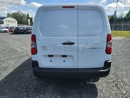 Toyota ProAce Verso 2025 года за 25 200 000 тг. в Алматы – фото 91