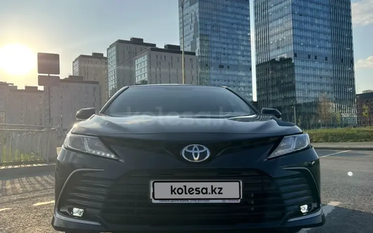 Toyota Camry 2021 года за 17 000 000 тг. в Астана