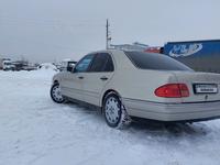 Mercedes-Benz E 230 1995 годаfor2 100 000 тг. в Астана